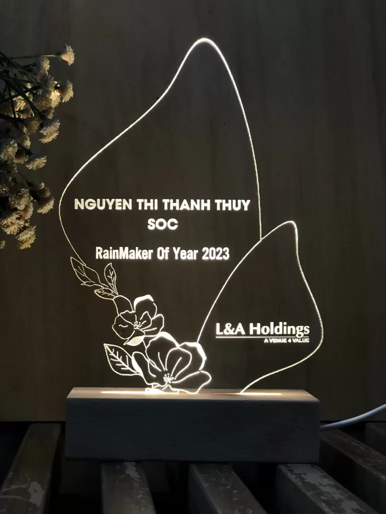 đèn led decor khắc laser làm kỷ niệm chương (trophy)