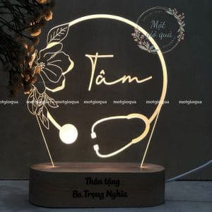 đèn led kỷ niệm chương đế gỗ teak sử dụng pin hoặc điện khắc laser logo và nội dung theo yêu cầu: mẫu tặng bác sĩ