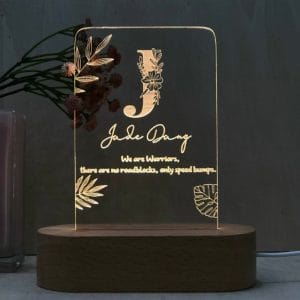 đèn led kỷ niệm chương đế gỗ teak sử dụng pin hoặc điện khắc laser logo và nội dung theo yêu cầu: mẫu chữ nhật nhỏ