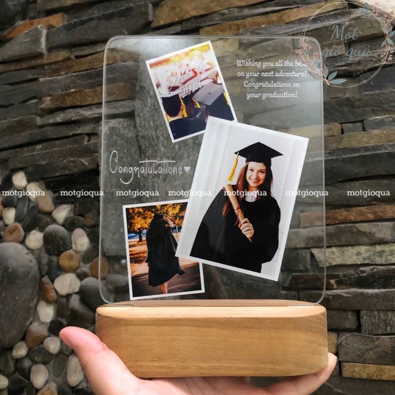 đèn led kỷ niệm chương đế gỗ teak sử dụng pin hoặc điện khắc laser logo và nội dung theo yêu cầu: mẫu tốt nghiệp