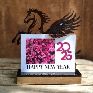 Lịch năm mới 2026 - Mẫu MÃ ĐÁO THÀNH CÔNG - đế gỗ phối với mica, khắc chữ / in logo theo yêu cầu